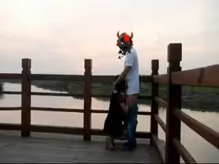 《典藏✅絕版✅分享》戶外露出界鼻祖！曾火遍全網的美臀反差人妻【人間精靈】景區人前放肆露出