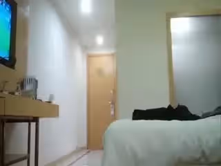 漂亮少婦大白天偷情,等一下晚上你轉一下吃,真體貼還帶好吃的,一進門就親上了 - 無套內射視頻