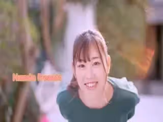 神乳18歳 発育途中のGカップ 美巨乳クビレ女子大生 はじめてのナマ中出し 绫瀬こころ