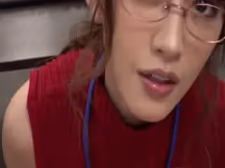 - 希島愛里 輕聲淫語痴女，普通職員被社長秘書性騷擾，被迫中出