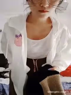 【鄉村扶貧】神逼~絕對村花~氣質絕佳小少婦~直播賺外快~野外刺激~全裸特X~玉米地里等哥哥們來喲~