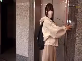『お仕事中の未來ちゃんにエッチなミッションを仕掛けて欲しい』