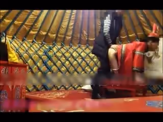 草原系列：開車千里赴約，草原激情操小騷貨，初次體驗蒙古妹
