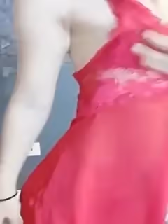 女神級主播熱度雅尼深V紅色睡裙極品誘惑
