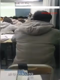 邊上課邊跳蛋的感覺【大三小依依】跳蛋藏操上課那才叫爽到了下課急著跑廁所噴