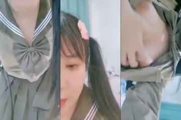 JK裝02年雙馬尾萌妹，撩起裙子脫下內褲，這屁股太誘人了，逼逼粉嫩粉嫩，近距離特寫，掰開洞洞給你看