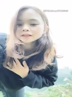 2020.2.18【單單妹】被困在重慶老家的小嫩妹，偷跑出去剛露臀被發現，又到河邊撒尿掰，回家後開始自慰插鮑魚