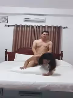 雲南邊境地區相親大會上約到的高顏值性感小美女賓館啪啪,摸操時有點害羞夾著雙腿,妹子太嫩乾了30多分鐘就搜不了了!