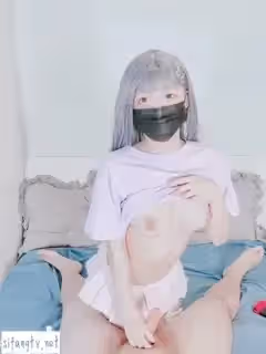 最強推特極品美乳女神『白襪襪格羅丫』新春啪啪特輯-玩遊戲的灰發美姬主動騎乘女上J8風騷扭動高清720P版