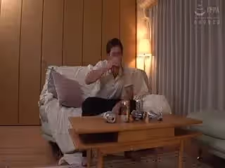 天天被侄女拘束強制射精，好睏擾!
