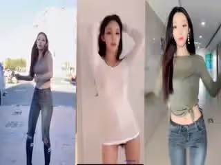 現役快手網紅小妹土豪高價福利超級反差表裸舞對比，這騷貨消災還可以搜到