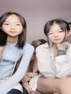 三個00後嫩妹妹！幸福老哥一挑三！超嫩美乳粉穴，雙頭龍女女互插，騎乘位一個個上，翹屁股求操第02集