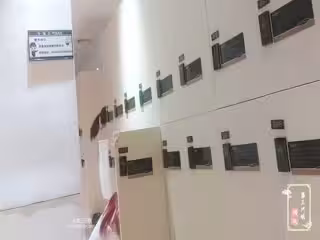 私房大神失聯前未流出系列❤️男扮裝潛入某溫泉洗浴會所四處遊走偷拍更衣美女