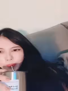模特小騷貨！炮友干廢了自慰！4小時激情不斷，丁字褲美腿黑絲，假屌各種姿勢抽插，手指插入猛扣第04集