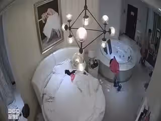 美女吃肉棒的样子很诱人