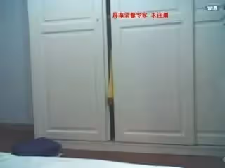 大佬流出疑似演員李沐宸網劇全職高手女配早年與人裸聊視頻附69P