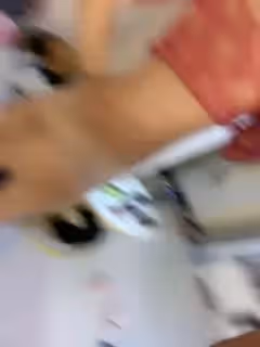 家裡的淫妻騷母狗被大哥調教的真不錯，乖巧聽話絲襪高跟，跪著給大哥舔雞巴，草遍房間各處地方浪叫呻吟不止第03集