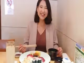 328HMDNV-581Gカップ美人妻35歳、ホテルでオイルまみれにされ一回り以上下の青年にイカされまくるハメ撮りセックス第01集