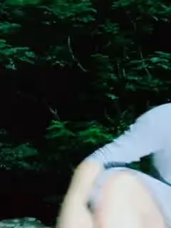 渣女來襲全程露臉戶外激情啪啪，性感好身材給大哥口交大雞巴，站著被後入爆草抽插玩弄菊花高潮