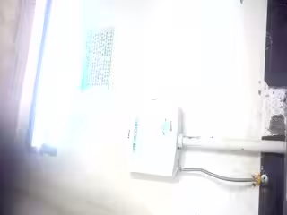 全景廁拍少婦雙保險防側漏,逼裡面插入一根衛生棉條,內褲上還粘個衛生巾