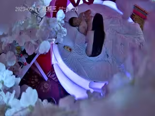 2023-5-18新流出情趣酒店水炮房高清偷拍❤️身材火辣的小姐姐和單位小領導開房學習怎麼好好侍候領導