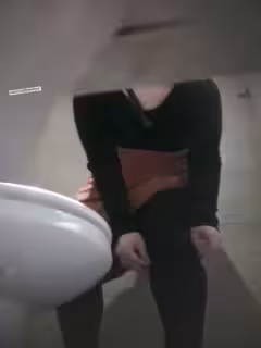 高檔寫字樓偷窺多位年輕時尚的美女職員❤️各式各樣的小美鮑1