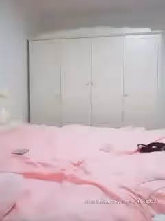 高顏值氣質不錯苗條妹子被炮友按摩器玩弄口口掰穴特寫自摸呻吟嬌喘非常誘人