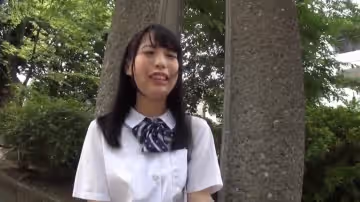 ￥交の相場が分からないパイパン天然女子校生と生中出し潮吹きSEX