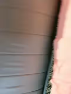 被大哥弄舒服的小騷貨，全程露臉給大哥口交深喉真雞巴騷，讓大哥又草又摳高潮不斷，揉著騷奶子側入爆草蹂躪第04集