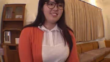 スーパーと居酒屋のアルバイトを掛け持ちして動く豊満美くびれ19才Kカップ女子大生 淡月みたまAVデビュー