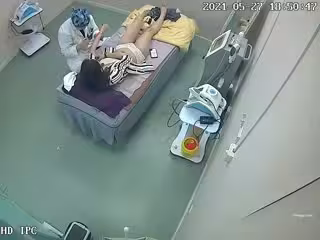 監控破解偷拍來美容院來修剪B毛的美少婦