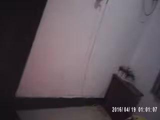 大爺：你咋長這麼漂亮，服務態度溫柔，哇你這玩意這麼大，傳說中的蝴蝶逼    雞婆：你舒服我也舒服，哎呀，哥哥你屁話好多啊，見識少咧，帥哥，弄疼我了